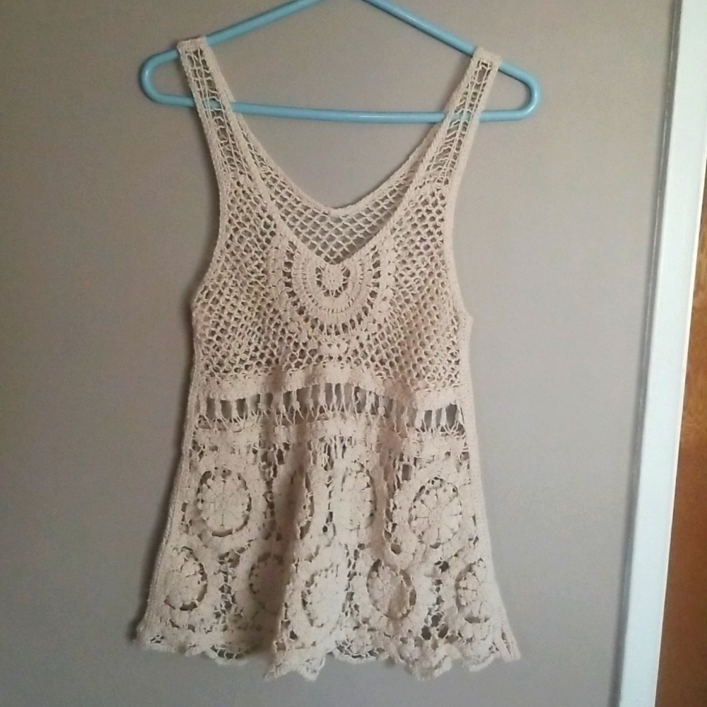Crochet top 🦋 3/$30